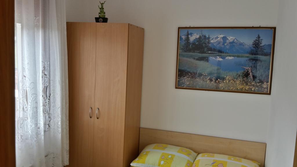 House Petkovic Hotel Korenica Bagian luar foto