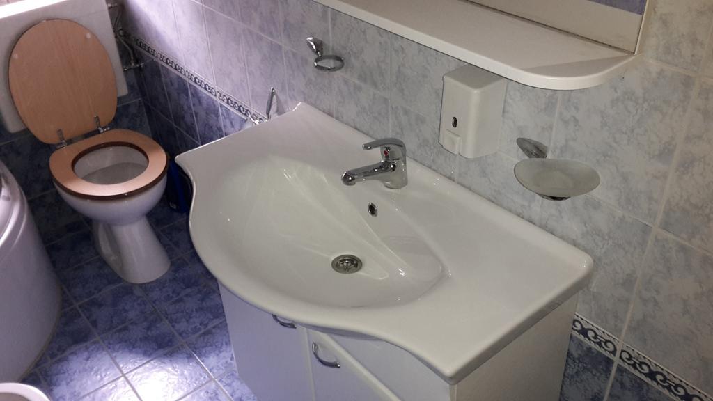 House Petkovic Hotel Korenica Bagian luar foto