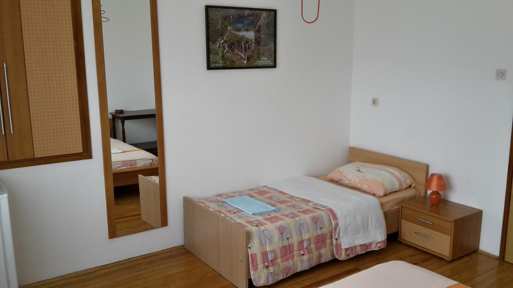 House Petkovic Hotel Korenica Bagian luar foto
