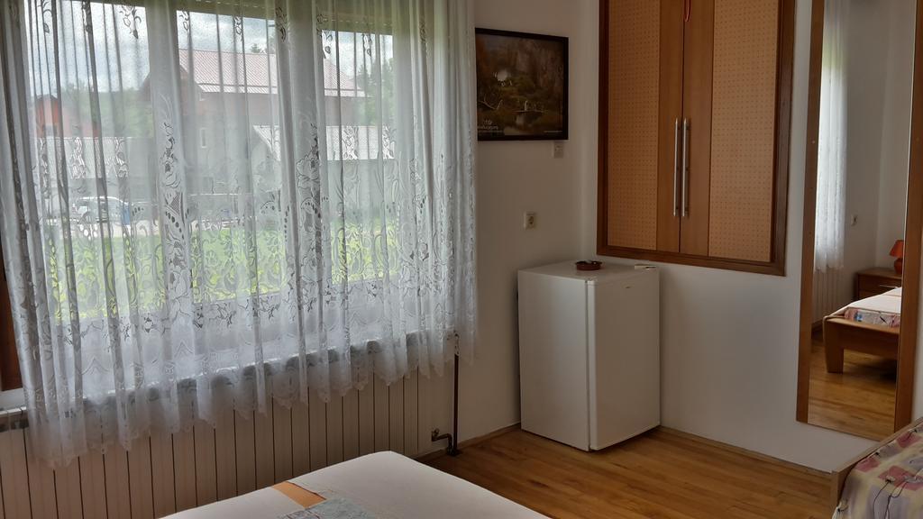 House Petkovic Hotel Korenica Bagian luar foto