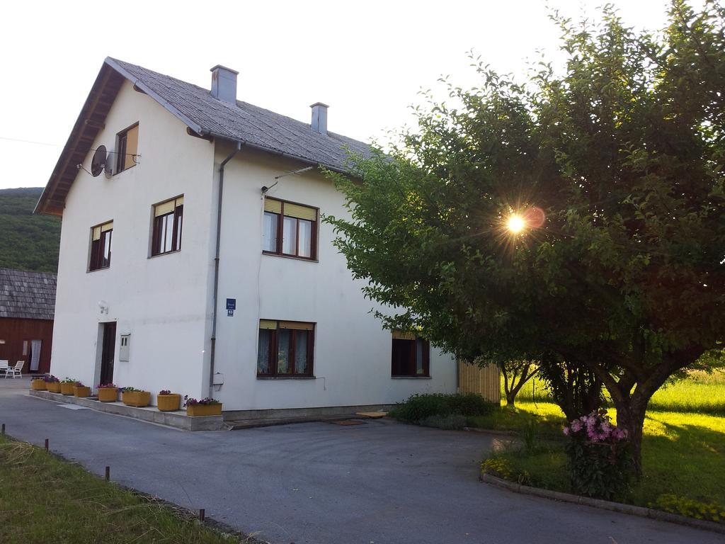 House Petkovic Hotel Korenica Bagian luar foto